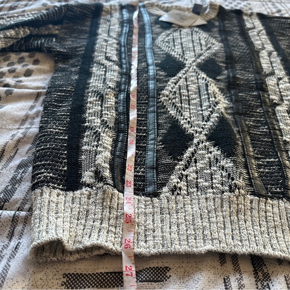 Vintage 1980s Leather Trim Chunky Knit Black and gray Crewneck Sweater size M - Picture 11 of 11
